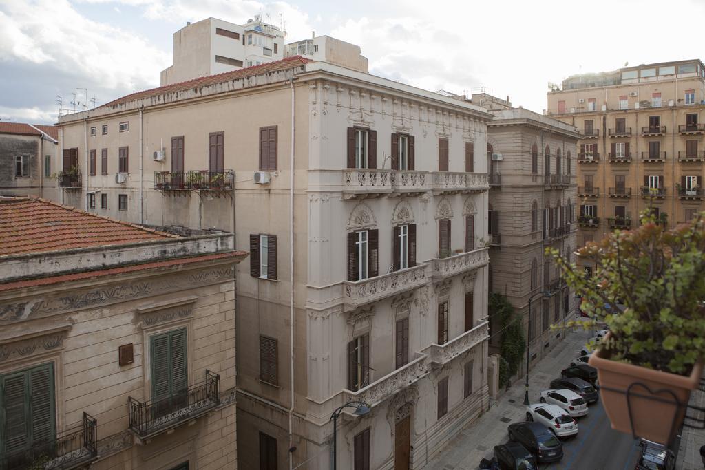 La Casa Di Beatrice Apartment Palermo Bagian luar foto